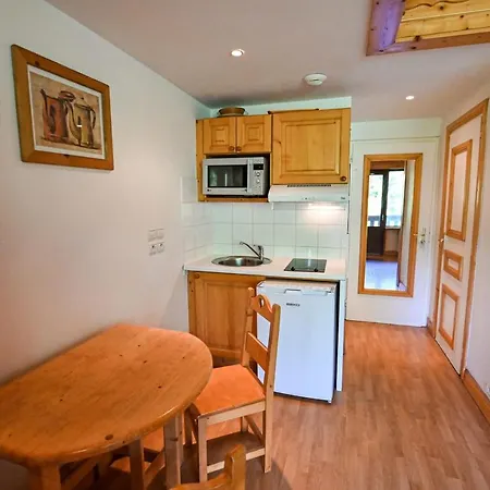 Apartamento Bright With Balcony Combloux